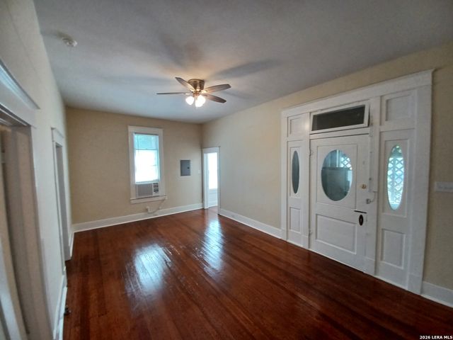 134 W AGARITA AVE, San Antonio, TX 78212
