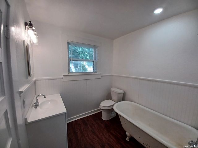 134 W AGARITA AVE, San Antonio, TX 78212