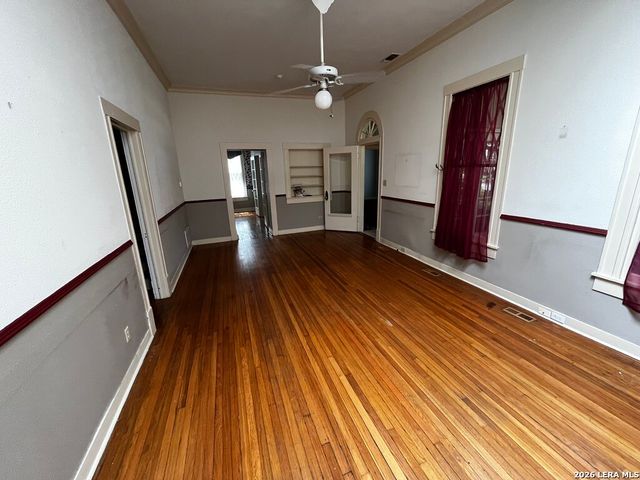134 W AGARITA AVE, San Antonio, TX 78212