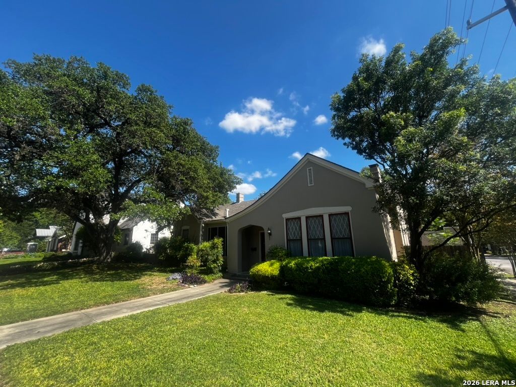 134 W AGARITA AVE, San Antonio, TX 78212