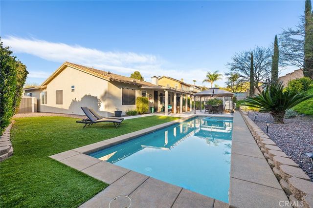 32143 Daisy Drive, Winchester, CA 92596