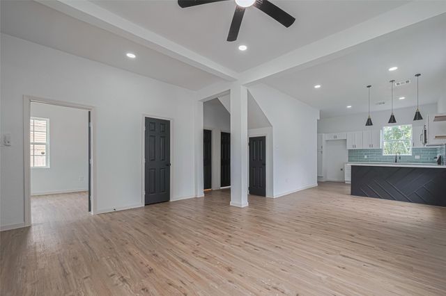 1014 13th Street, Galveston, TX 77550