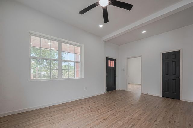 1014 13th Street, Galveston, TX 77550