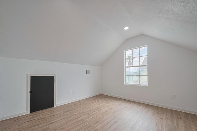 1014 13th Street, Galveston, TX 77550