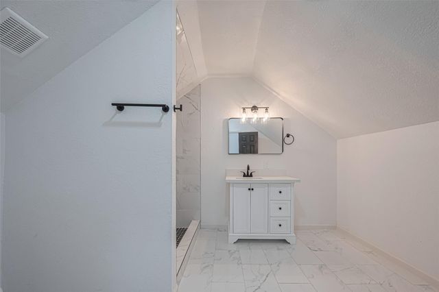 1014 13th Street, Galveston, TX 77550