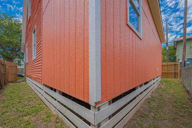 1014 13th Street, Galveston, TX 77550