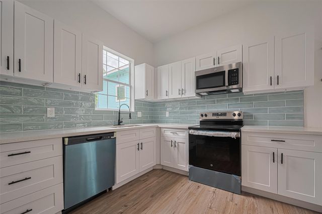 1014 13th Street, Galveston, TX 77550