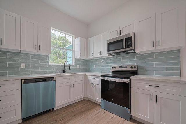 1014 13th Street, Galveston, TX 77550