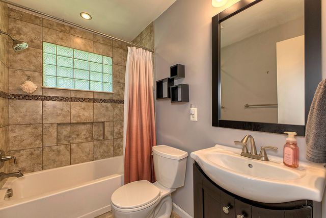 56 Meadowbrook Avenue, City Of Greensburg, PA 15601