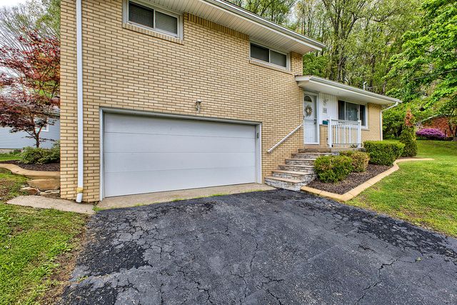56 Meadowbrook Avenue, City Of Greensburg, PA 15601