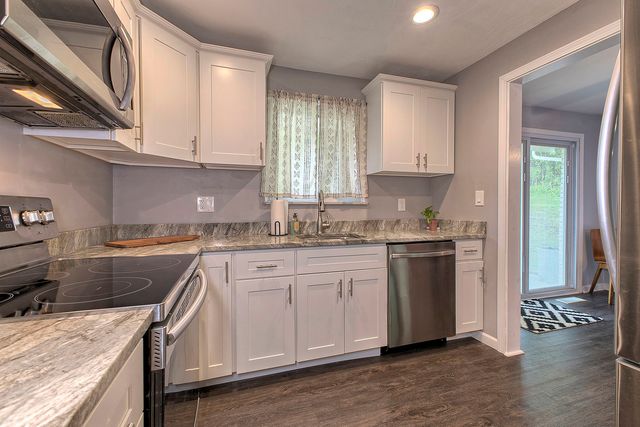 56 Meadowbrook Avenue, City Of Greensburg, PA 15601