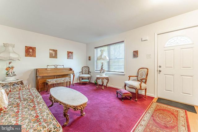 209 W FORESTVIEW AVE, Brookhaven, PA 19015