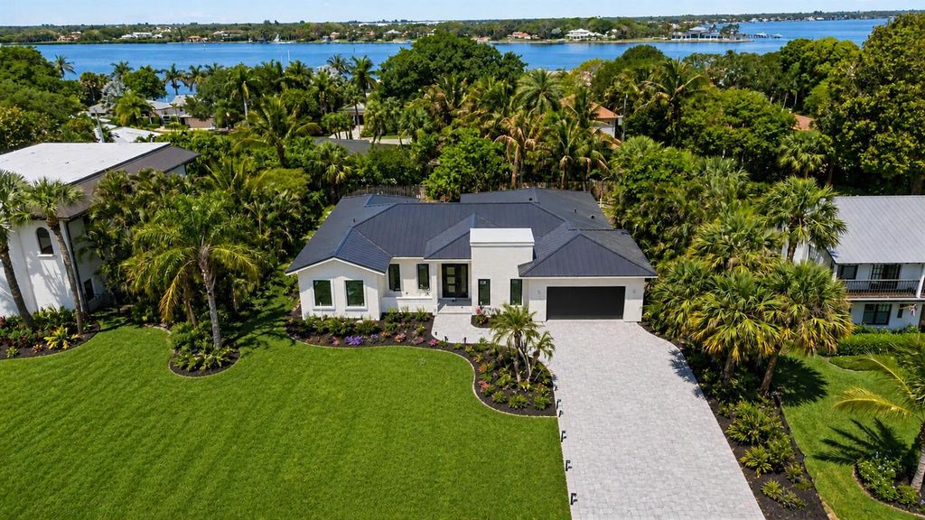 11 Middle Road, Sewalls Point, FL 34996