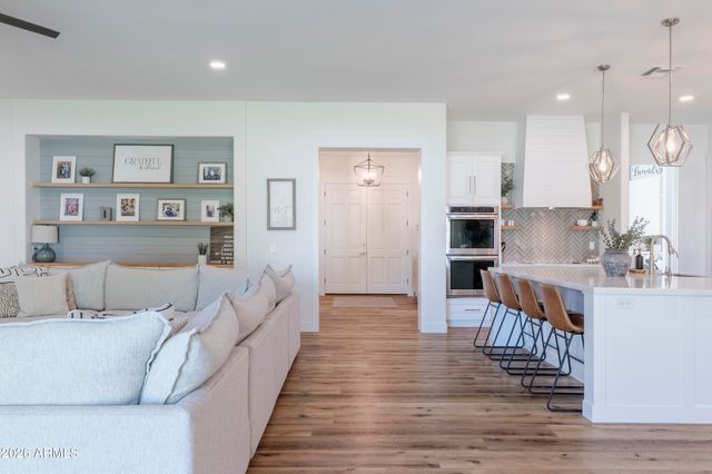 2090 E MELROSE Street, Gilbert, AZ 85297