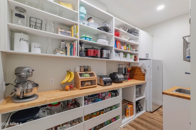 2090 E MELROSE Street, Gilbert, AZ 85297