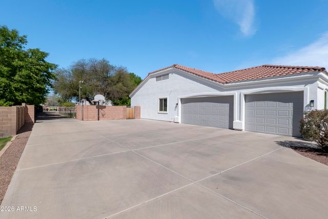 2090 E MELROSE Street, Gilbert, AZ 85297