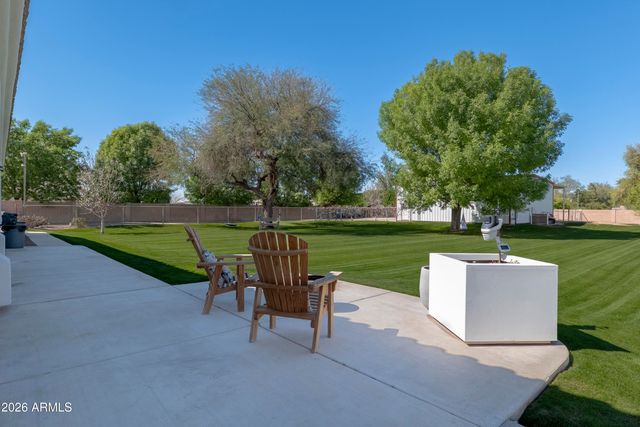 2090 E MELROSE Street, Gilbert, AZ 85297