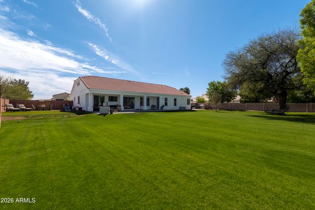 2090 E MELROSE Street, Gilbert, AZ 85297