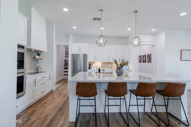 2090 E MELROSE Street, Gilbert, AZ 85297