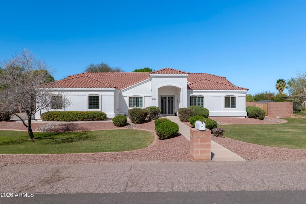 2090 E MELROSE Street, Gilbert, AZ 85297