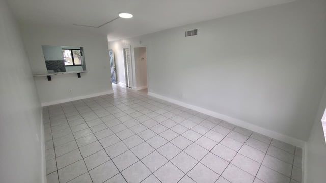 2252 NW 183th Street 1, Miami Gardens, FL 33056