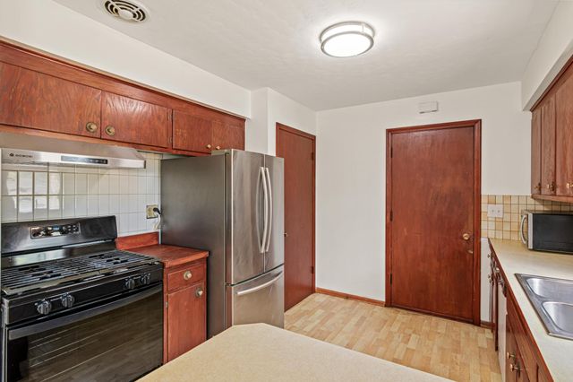 1640 7th Street NW, New Brighton, MN 55112