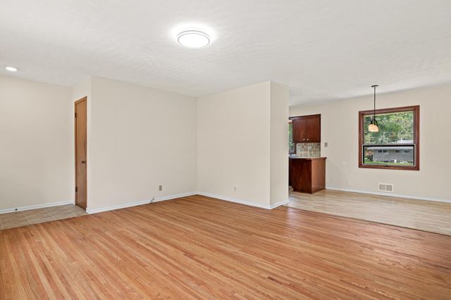 1640 7th Street NW, New Brighton, MN 55112
