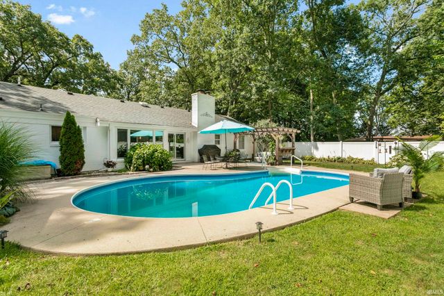 50570 Mohawk Drive, Granger, IN 46530