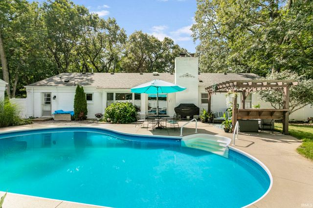50570 Mohawk Drive, Granger, IN 46530