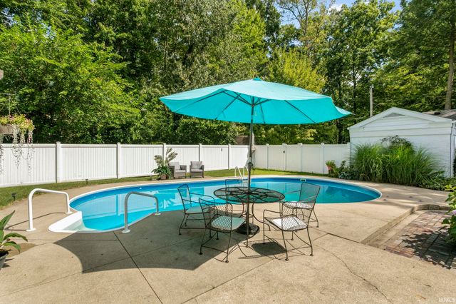 50570 Mohawk Drive, Granger, IN 46530