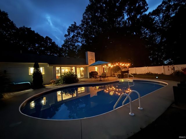 50570 Mohawk Drive, Granger, IN 46530