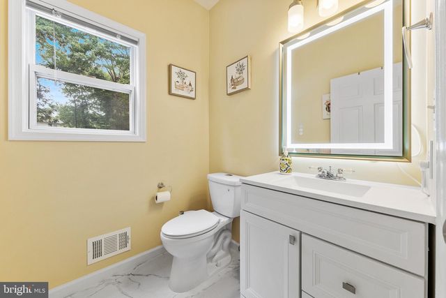 15 ARNOLD LN, Robbinsville, NJ 08691