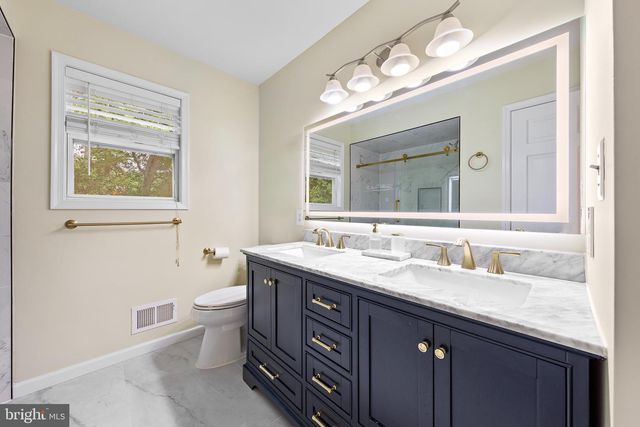 15 ARNOLD LN, Robbinsville, NJ 08691