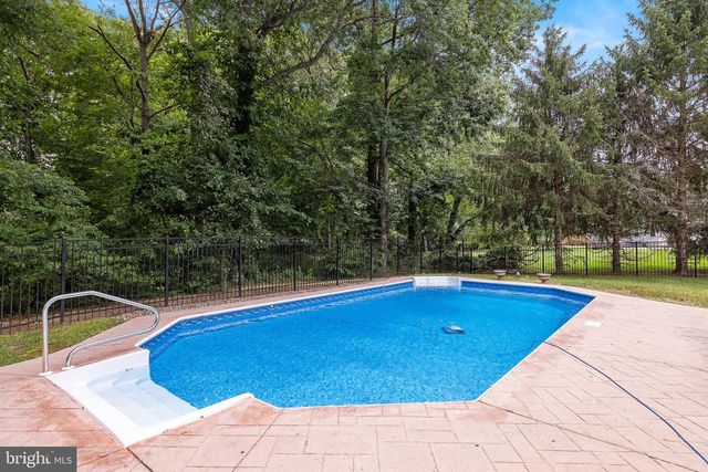 15 ARNOLD LN, Robbinsville, NJ 08691