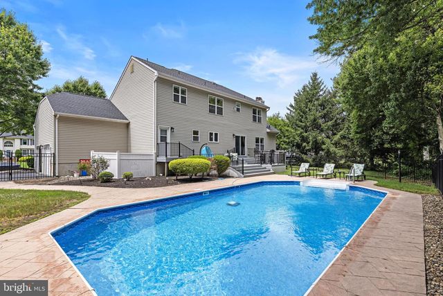 15 ARNOLD LN, Robbinsville, NJ 08691