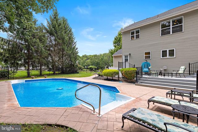 15 ARNOLD LN, Robbinsville, NJ 08691