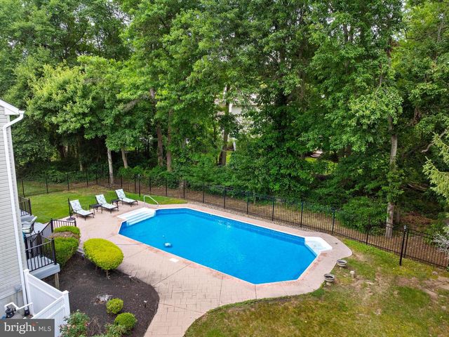 15 ARNOLD LN, Robbinsville, NJ 08691