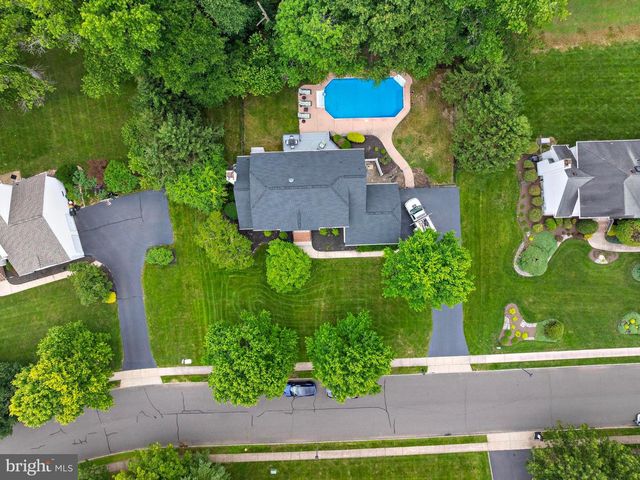 15 ARNOLD LN, Robbinsville, NJ 08691