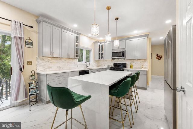 15 ARNOLD LN, Robbinsville, NJ 08691