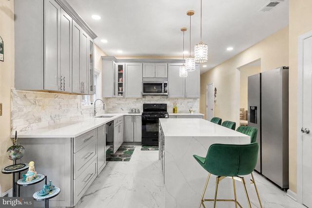 15 ARNOLD LN, Robbinsville, NJ 08691
