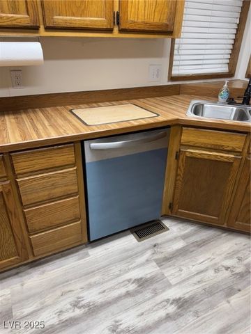 4170 West Charleston Park Avenue, Pahrump, NV 89048