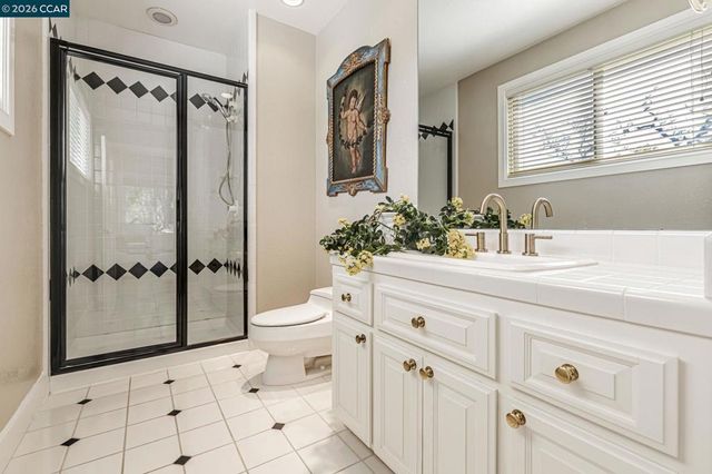 4 Julianna Ct, Moraga, CA 94556