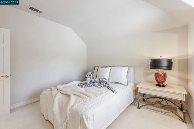 4 Julianna Ct, Moraga, CA 94556