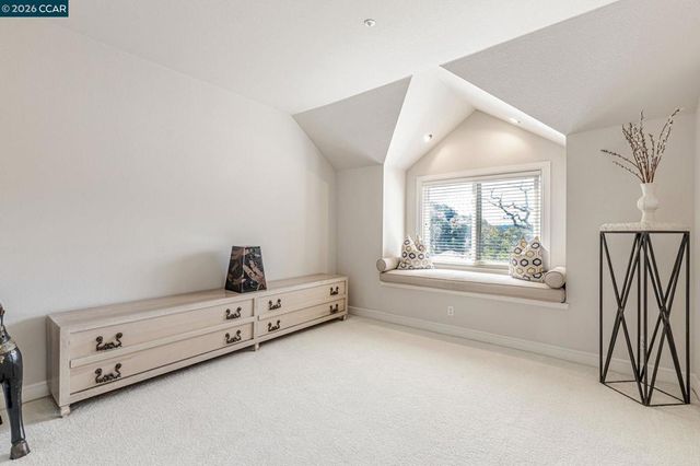 4 Julianna Ct, Moraga, CA 94556