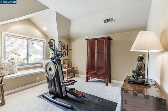 4 Julianna Ct, Moraga, CA 94556