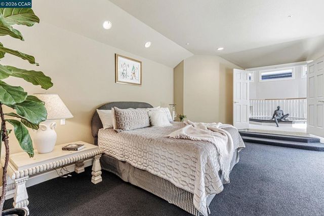 4 Julianna Ct, Moraga, CA 94556