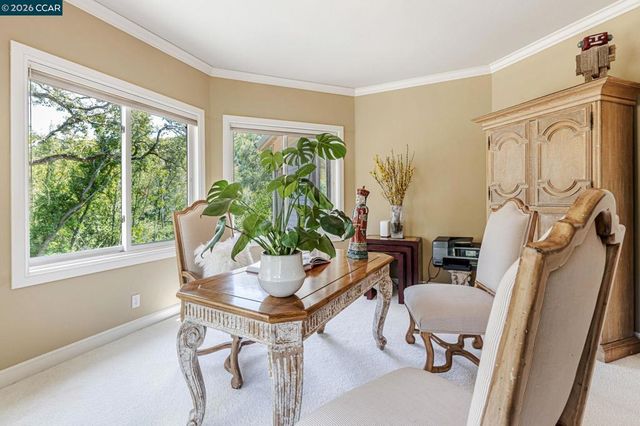 4 Julianna Ct, Moraga, CA 94556