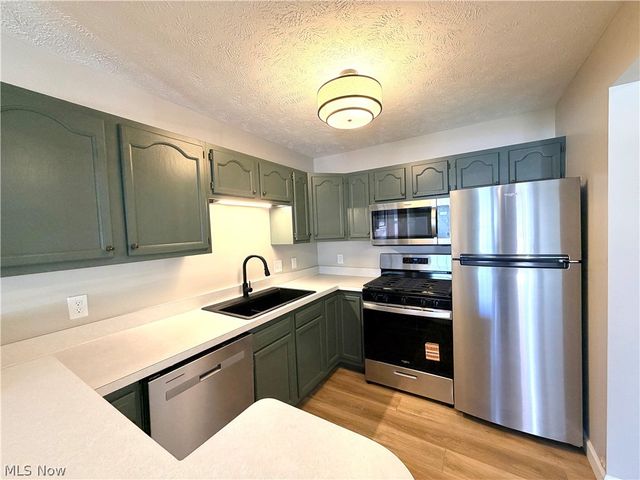 616 N Creek Drive, Painesville, OH 44077