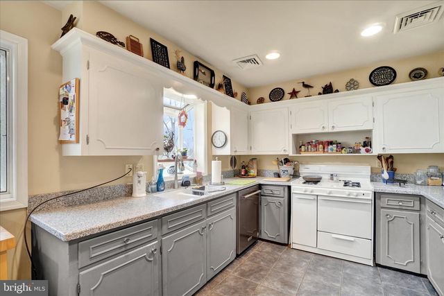 765 COUNTRY CLUB RD, York, PA 17403