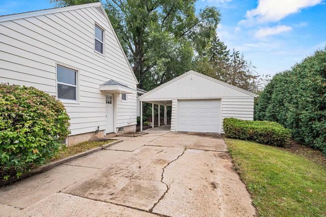 1112 LAWE STREET, Kaukauna, WI 54130